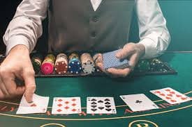 Permainan Bigger Bass Bonanza di topbet88 menampilkan tema memancing dengan reel 5